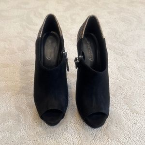 Nine West Boutique 9 Colton Black Platform Suede Bootie (Size 6.5)